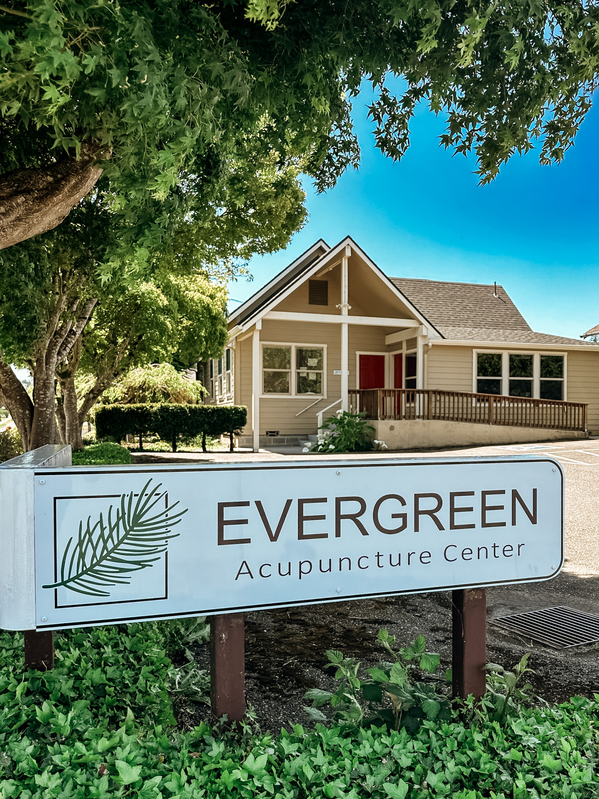 Front of Evergreen Acupuncture building near downtown Coos Bay